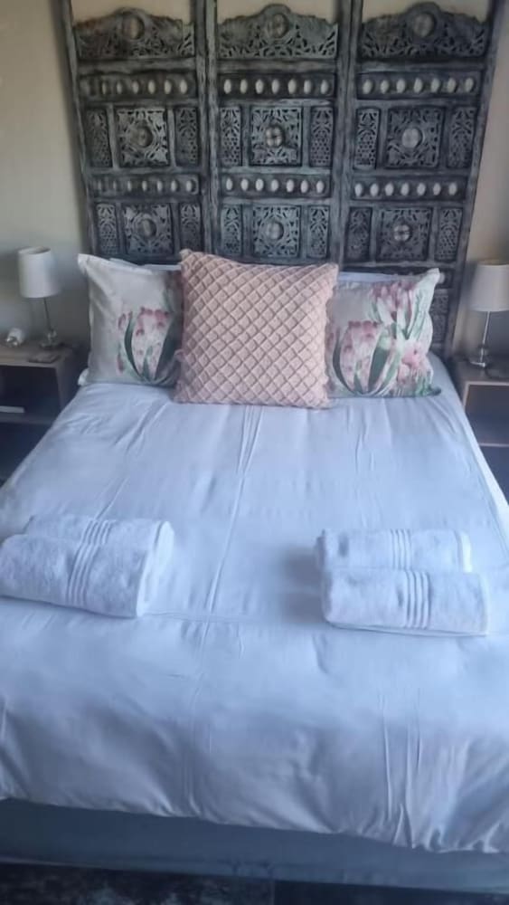 Bluewater Beachfront Guest House 1