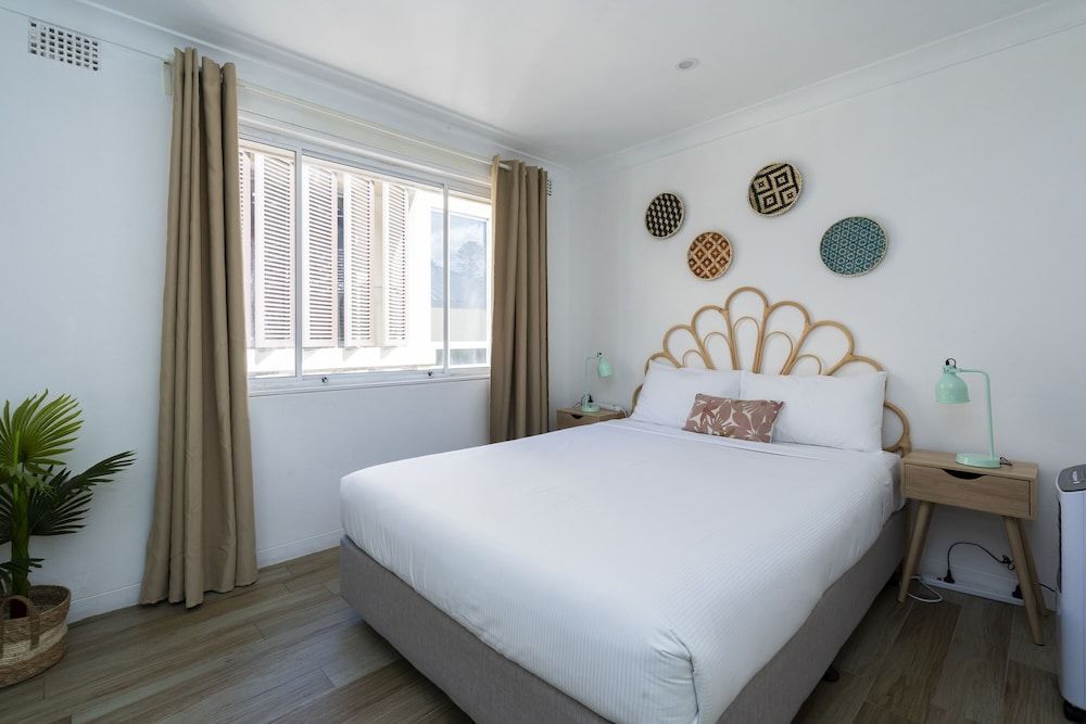 Manly Beachfront Apartment 2