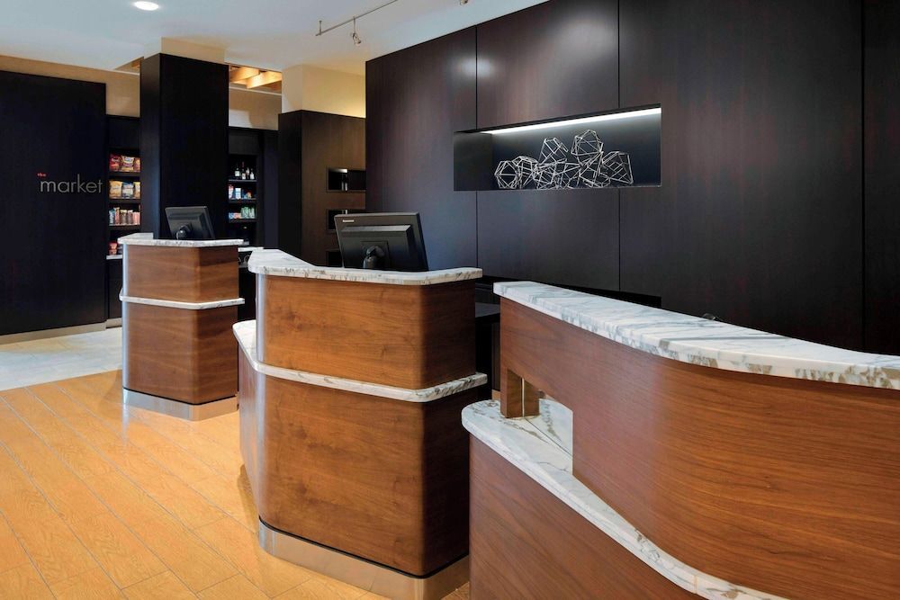 Courtyard by Marriott Indianapolis Downtown 2
