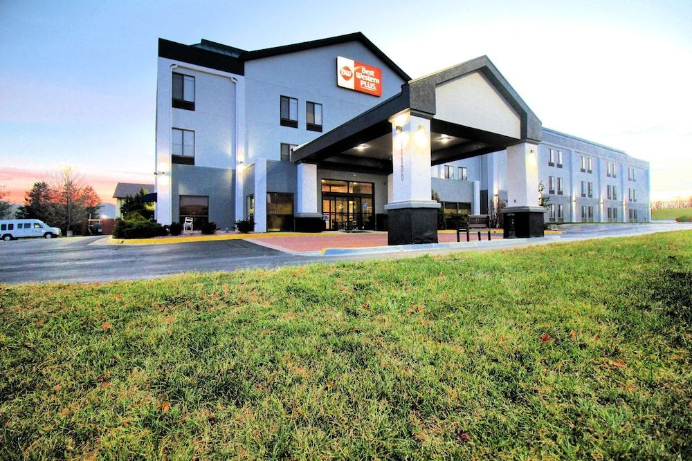 Best Western Plus Kansas City Airport - KCI East 1