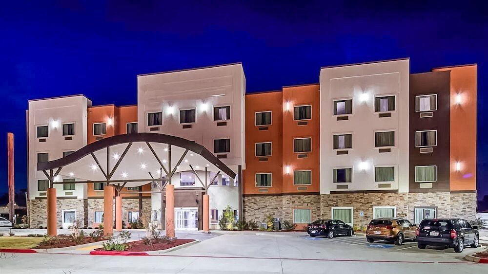 Del-Mar Airport Inn & Suites 1