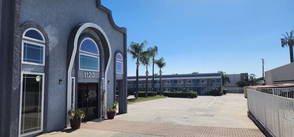 Mayfair Inn Ontario Airport 1