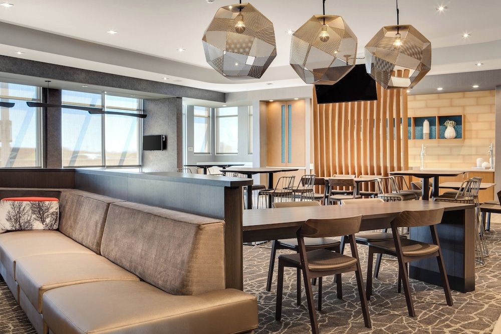 SpringHill Suites by Marriott Ames 2