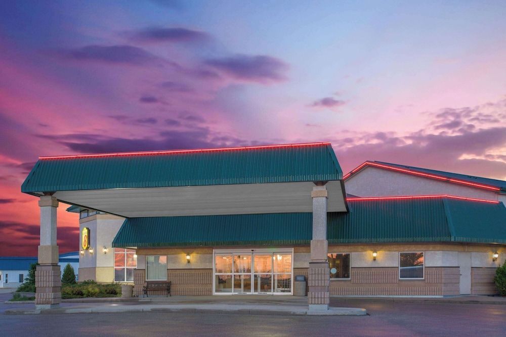 Super 8 by Wyndham Portage La Prairie MB 1