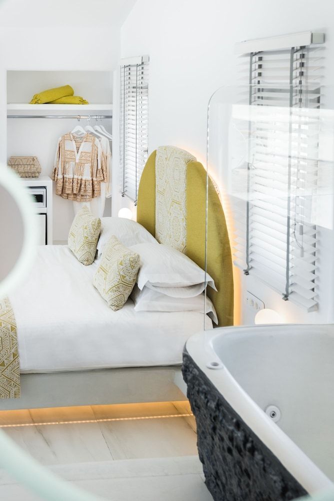 Emfasis Luxury Villa with heated Jacuzzi-Sunset view 2