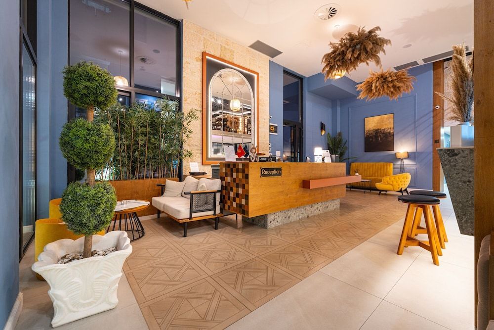 Invictus Hotel 1