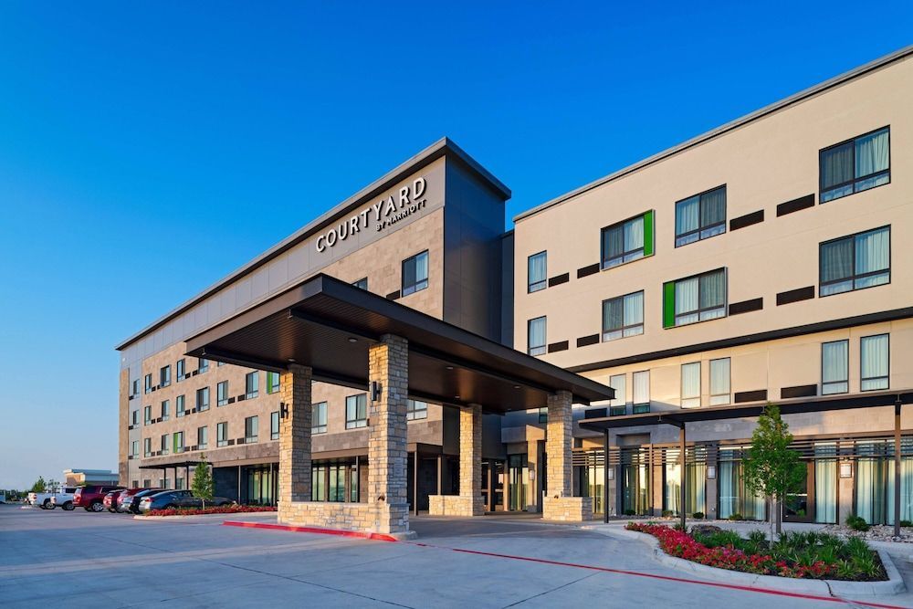Courtyard Dallas Grand Prairie 1