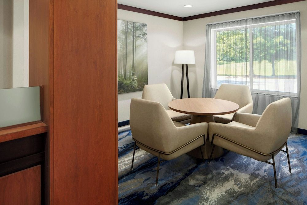 Fairfield Inn & Suites by Marriott Carlisle 2