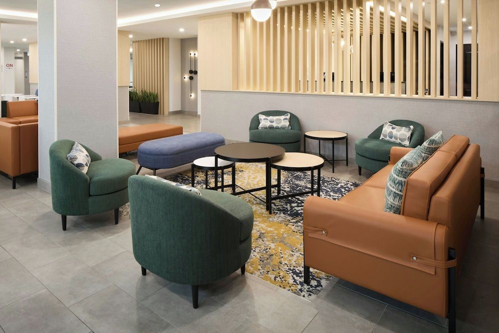 TownePlace Suites by Marriott Montreal Airport 2