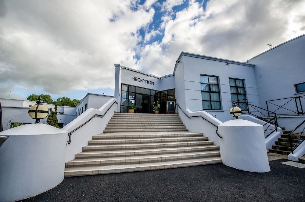 Waterfoot Hotel 1