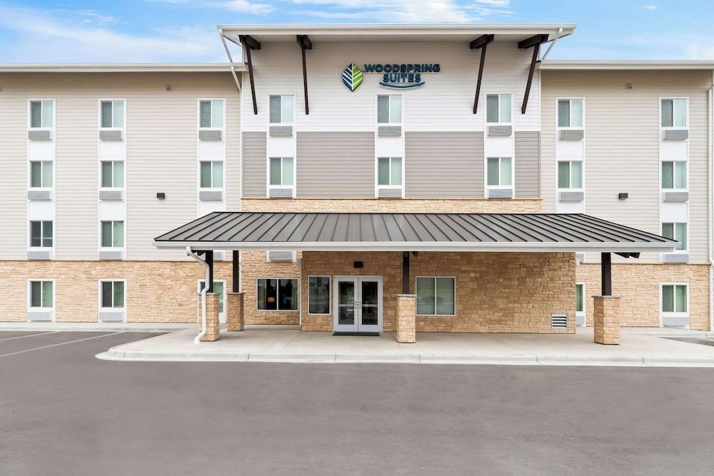 WoodSpring Suites Denver Commerce City 1