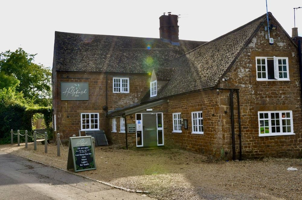The Hollybush Inn and B&B 1