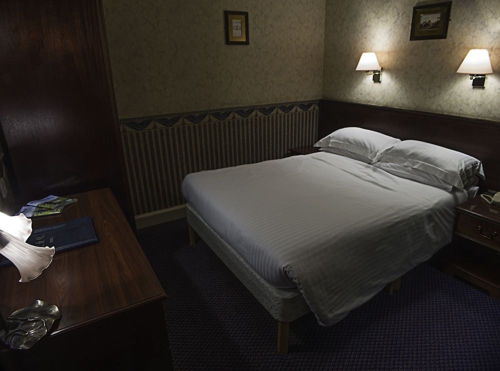 Queens Hotel 2