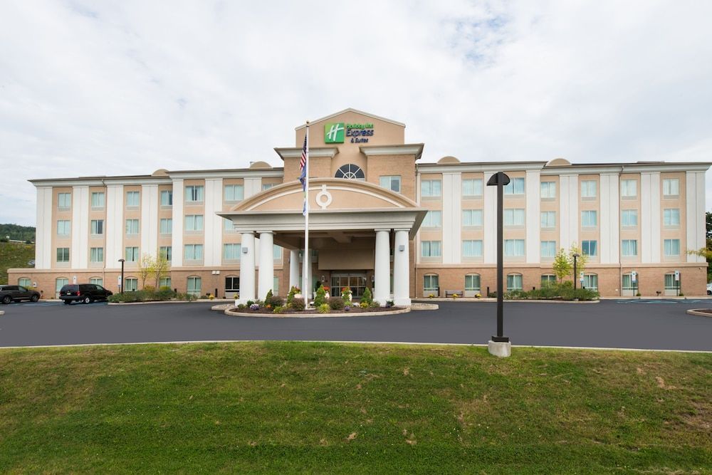 Holiday Inn Express & Suites DICKSON CITY - SCRANTON by IHG 1