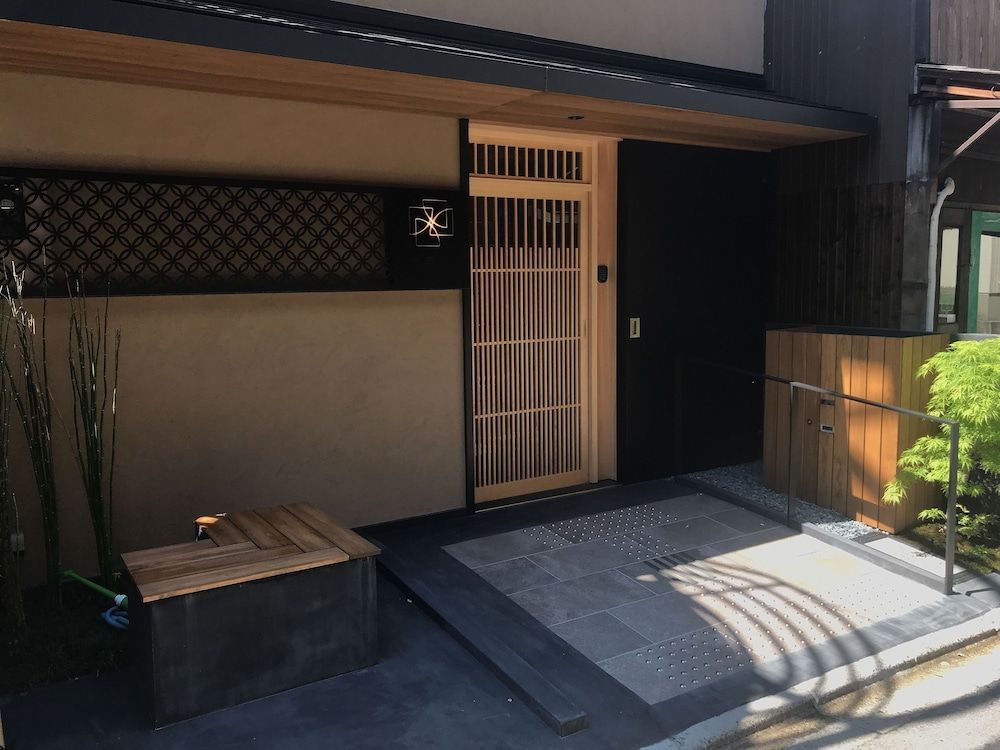 Shiki Shiki Higashiyama 1