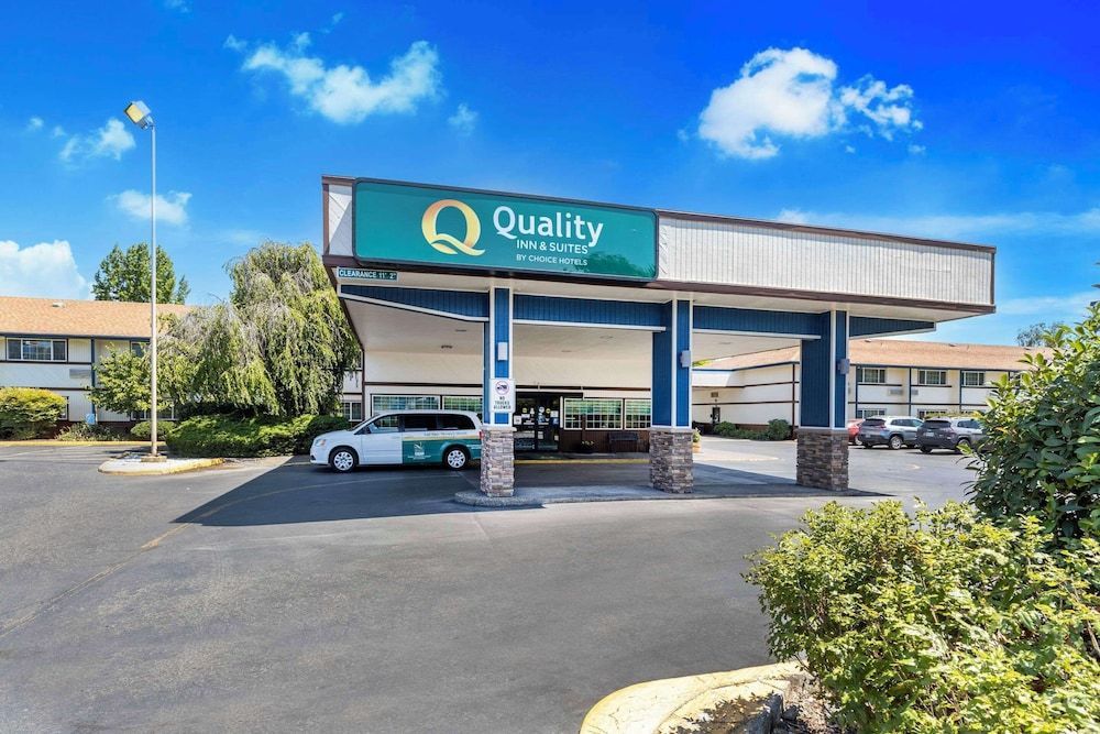 Quality Inn & Suites Medford Airport 1