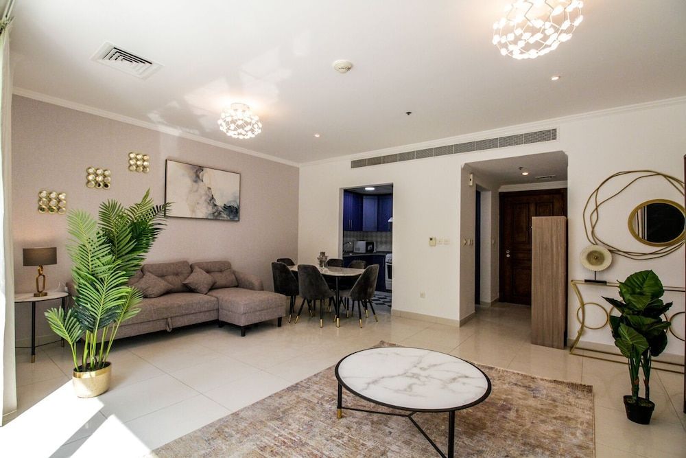 Yogi - Marina Marvel Luxurious 1BR Apt at Al Shera Tower 1