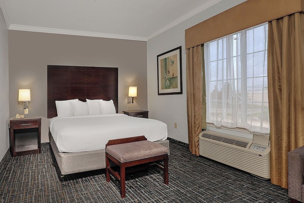 Garner Hotel Houston - Westchase by IHG 2