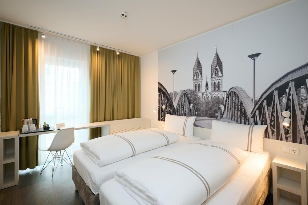 Premier Inn Freiburg City Nord 1