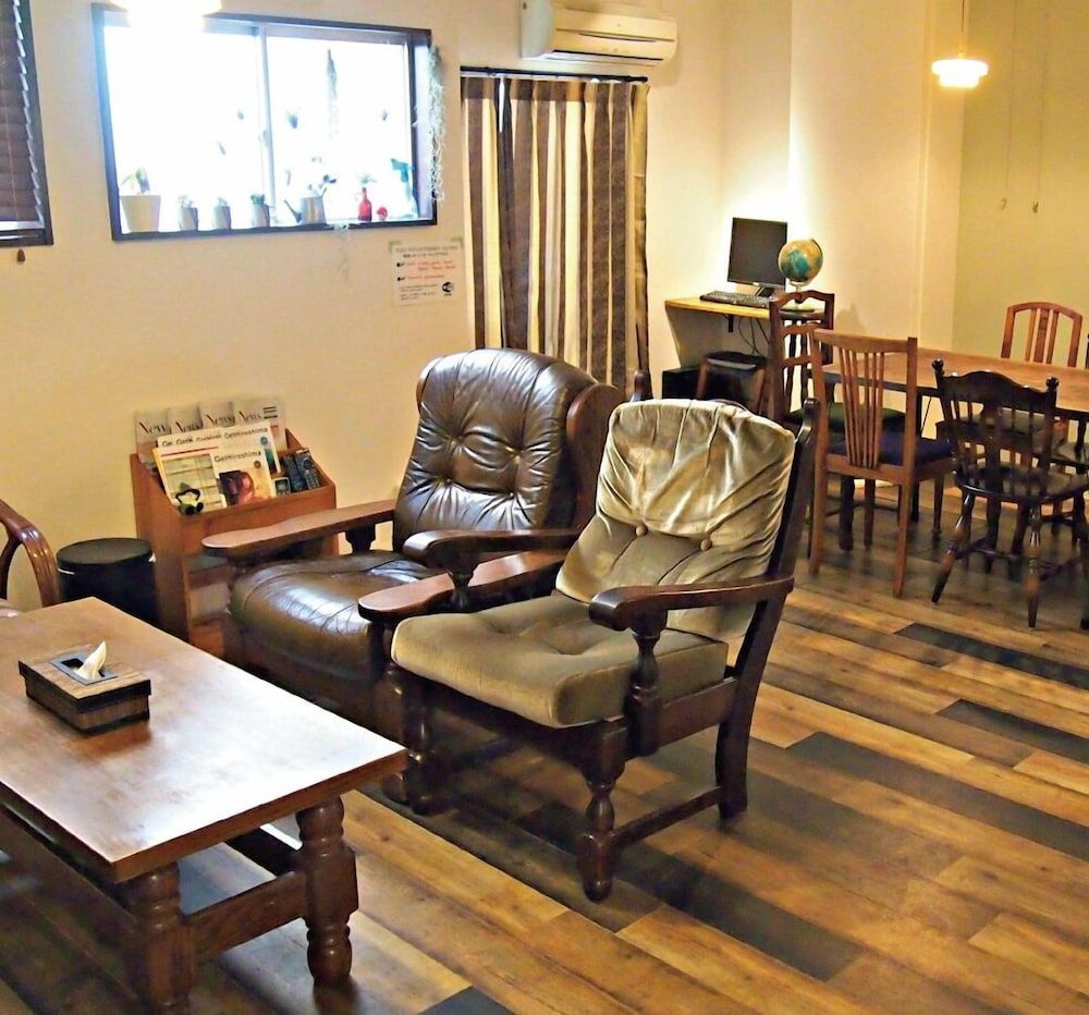 J-Hoppers Hiroshima Guesthouse 1