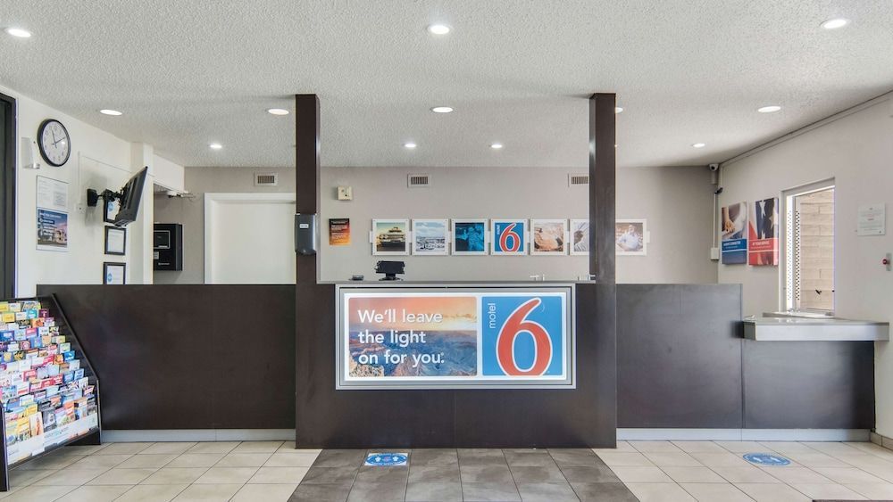 Motel 6-Addison, TX - Dallas 2