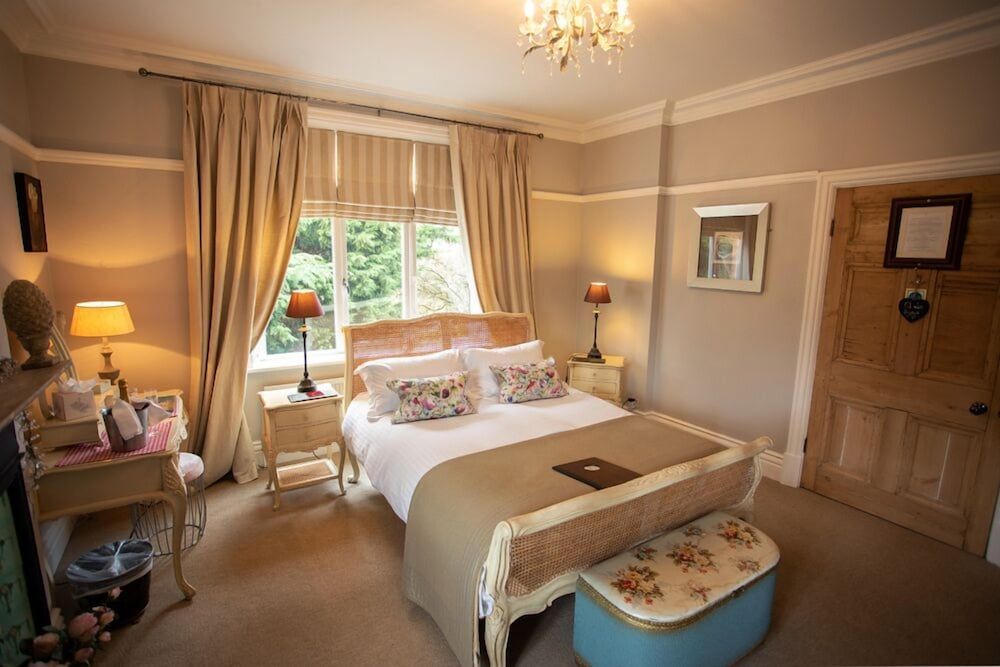 Treherne House & The Malvern Retreat 1
