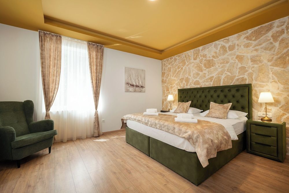 Luxury Rooms Floramye 1