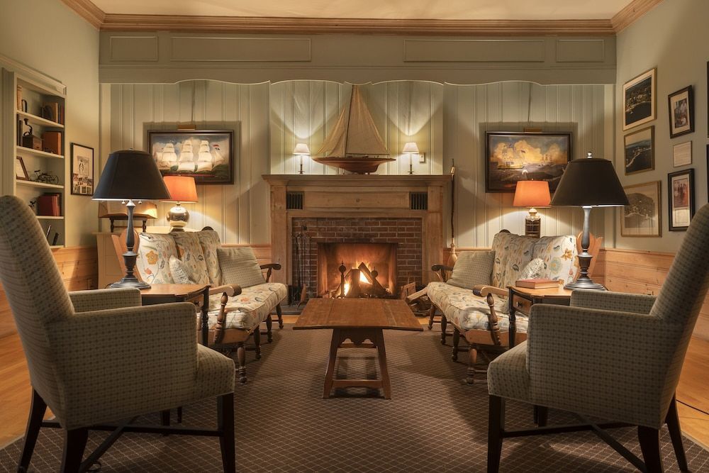 Spruce Point Inn Resort and Spa 2