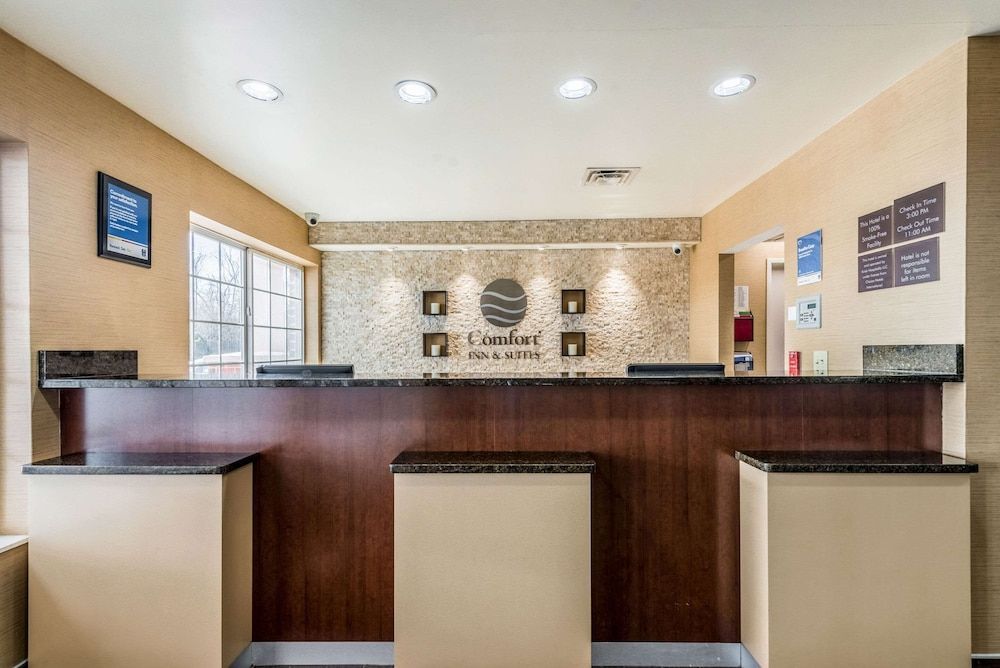 Comfort Inn & Suites Dayton North 2