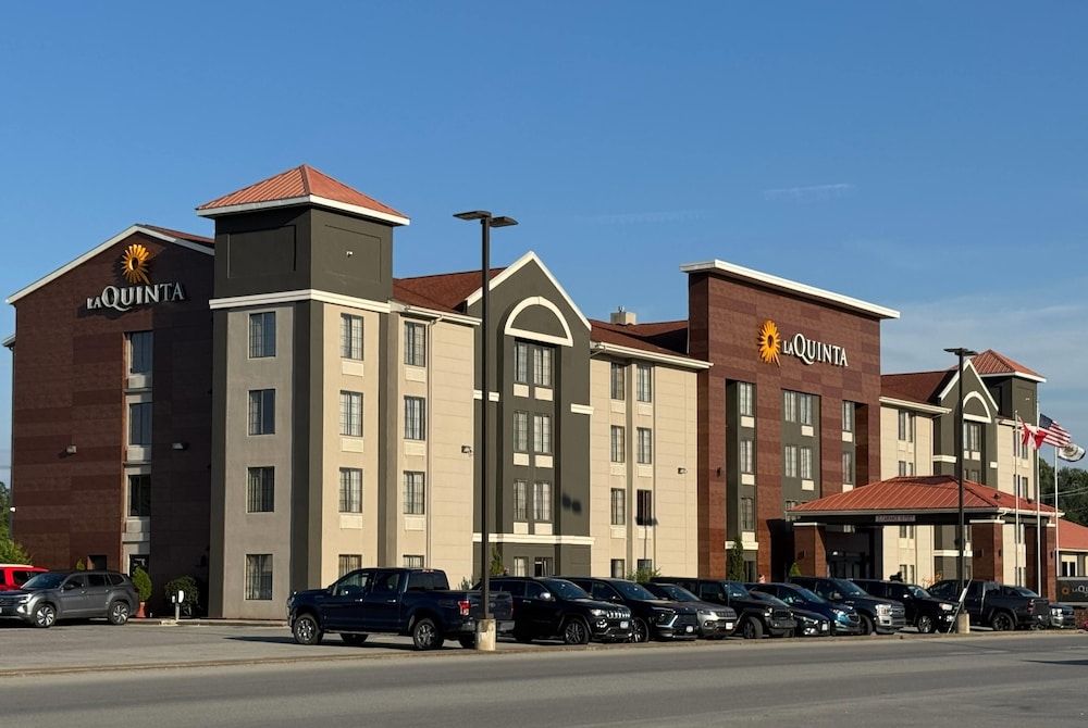 La Quinta Inn & Suites - New River Gorge National Park 1