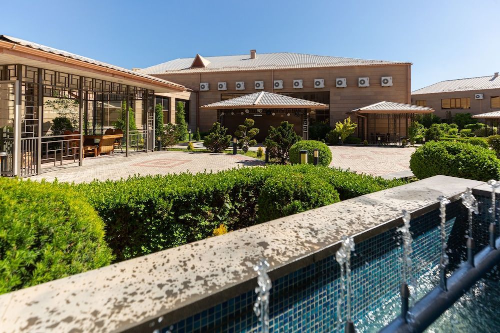 La Defense Hotel Yerevan 1