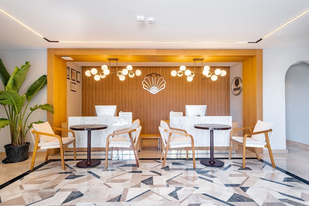 PEARLY HOTEL 2