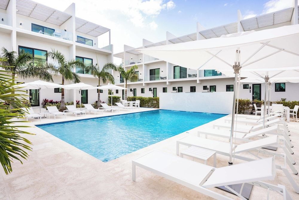 Seascape Grace Bay Hotel & Townhome Villas 1