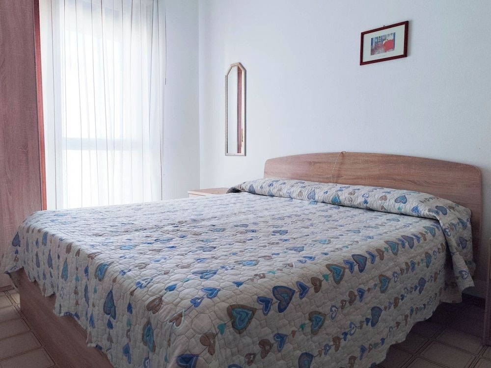 Comfy Flat With Pool and Balcony 2
