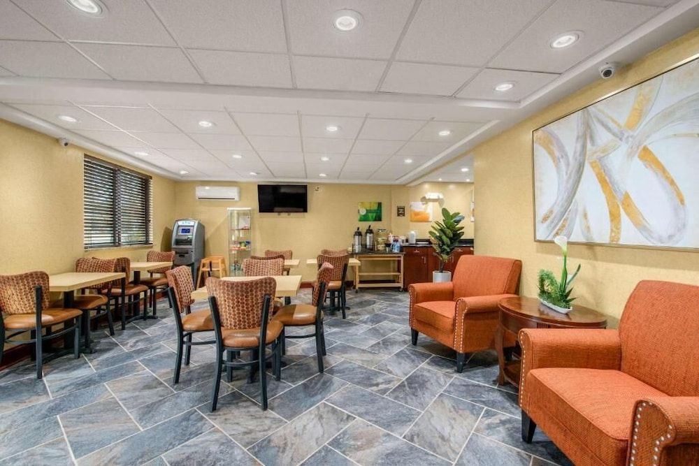 Hibiscus Inn & Suites 1