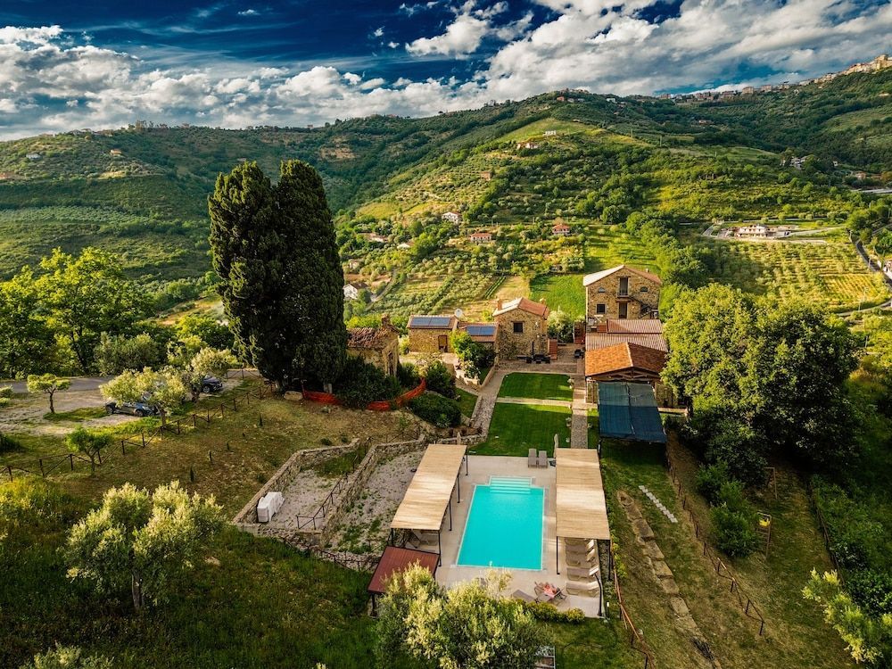 Le Querce Farmhouse 1