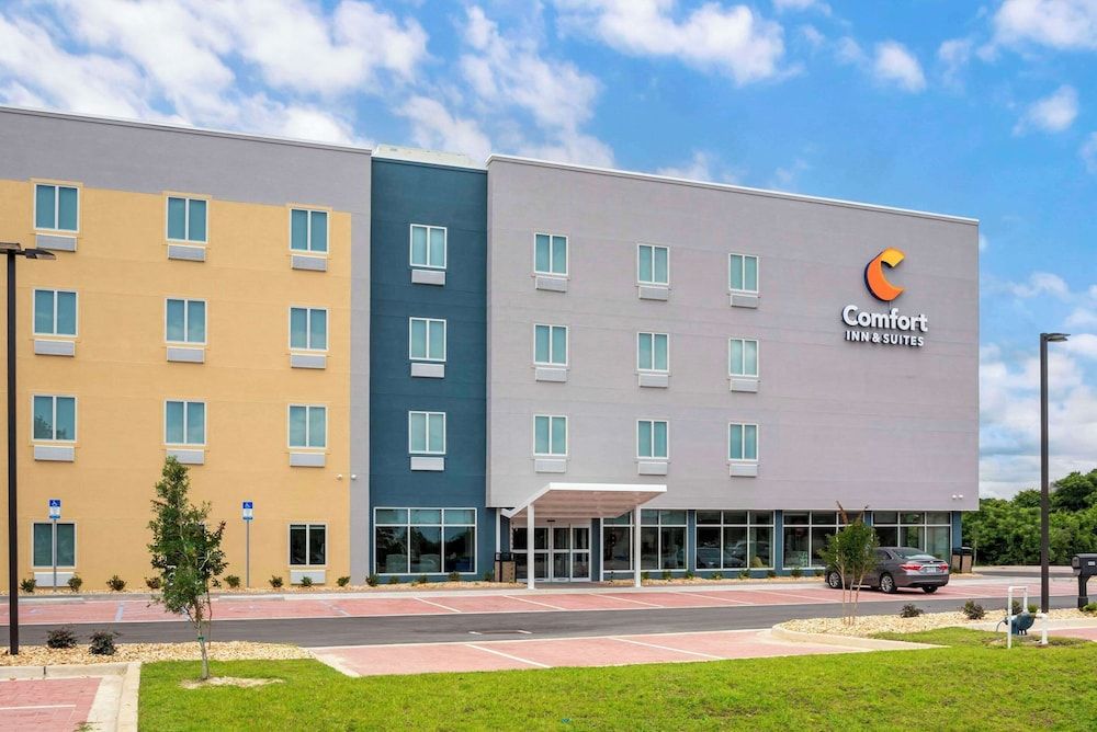 Comfort Inn & Suites Destin near Henderson Beach 1