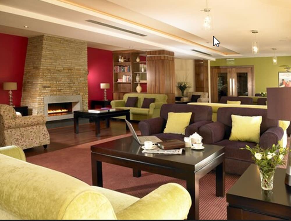 Horse & Jockey Hotel 2