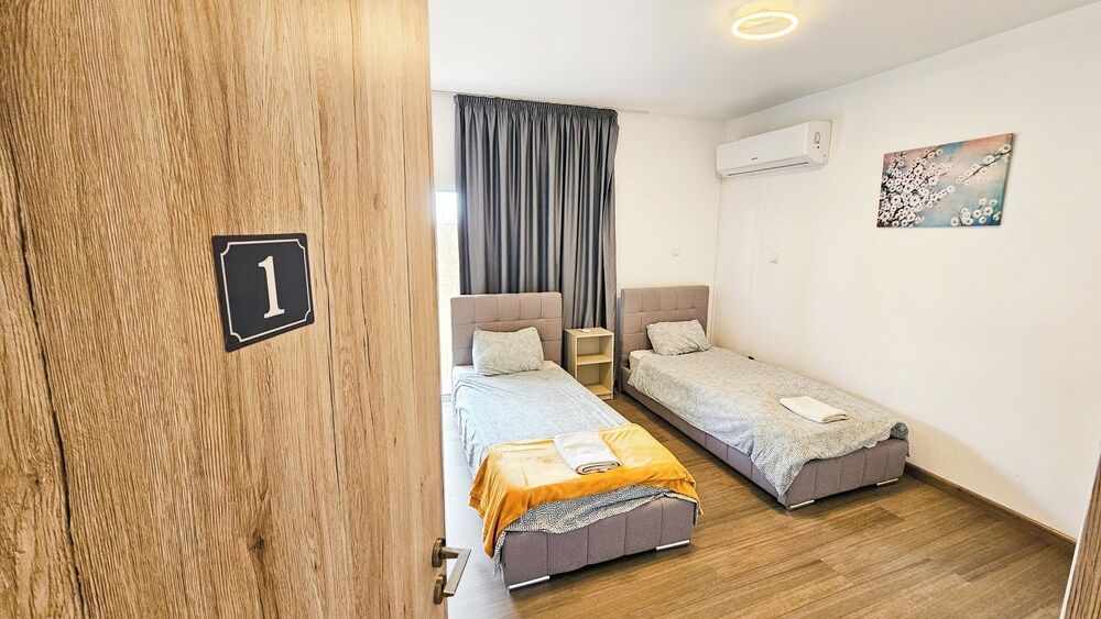 Downtown Rooms, 200m from Marina Beach 2