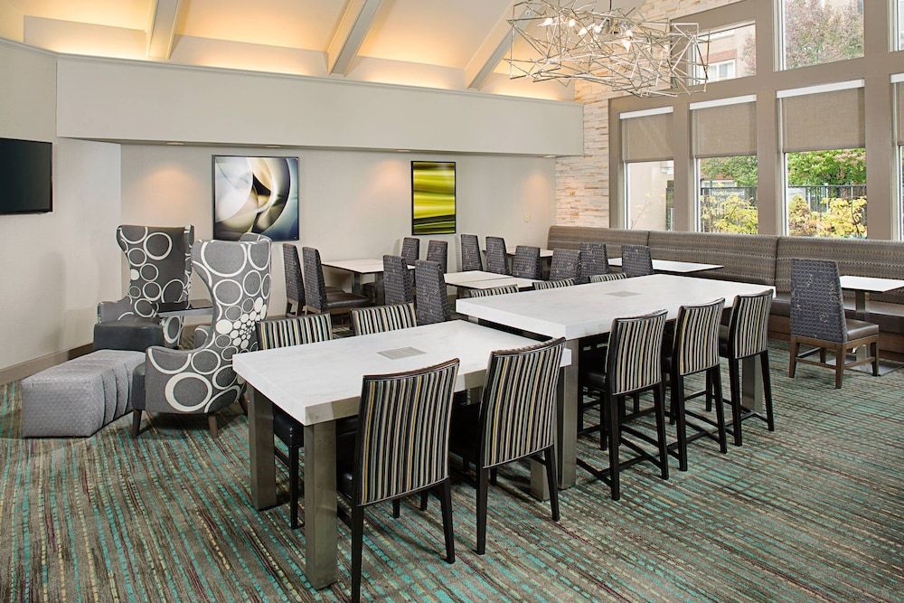 Residence Inn by Marriott Detroit Livonia 2