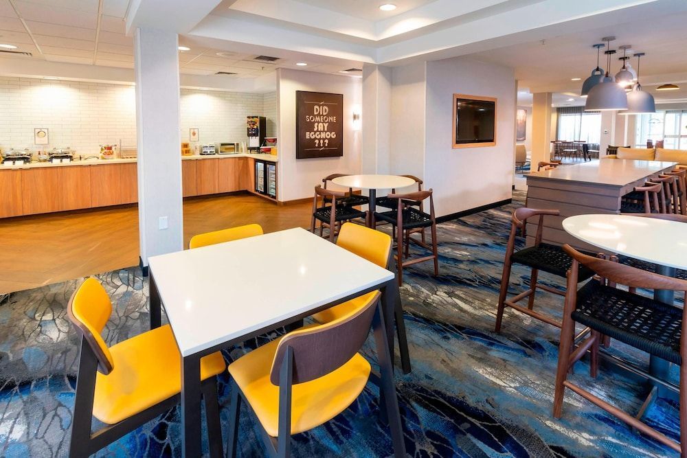 Fairfield Inn & Suites Bend Downtown 1