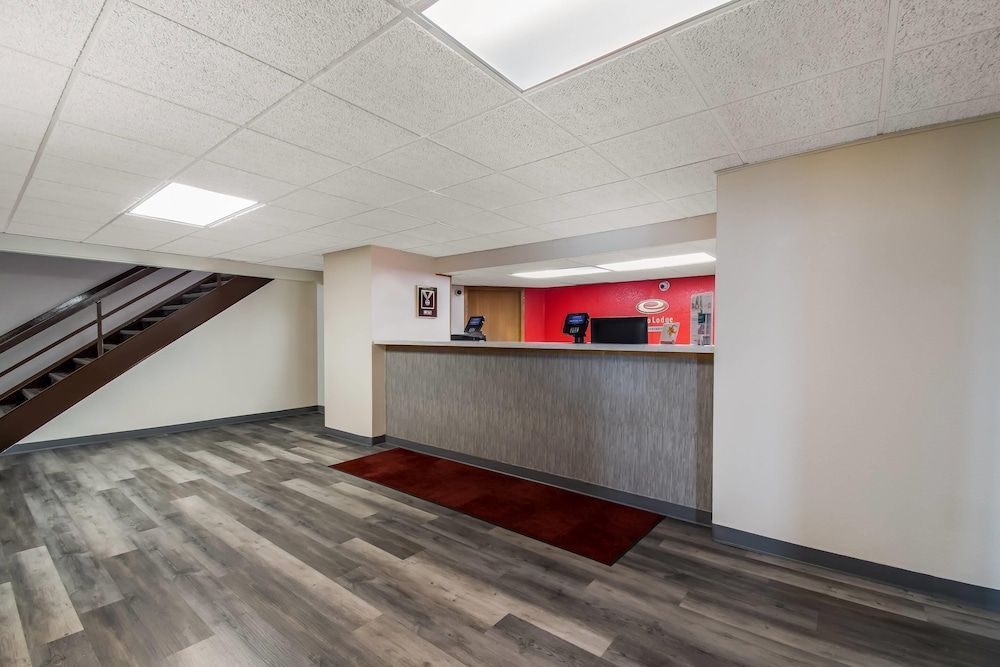Econo Lodge Duluth near Miller Hill Mall 1