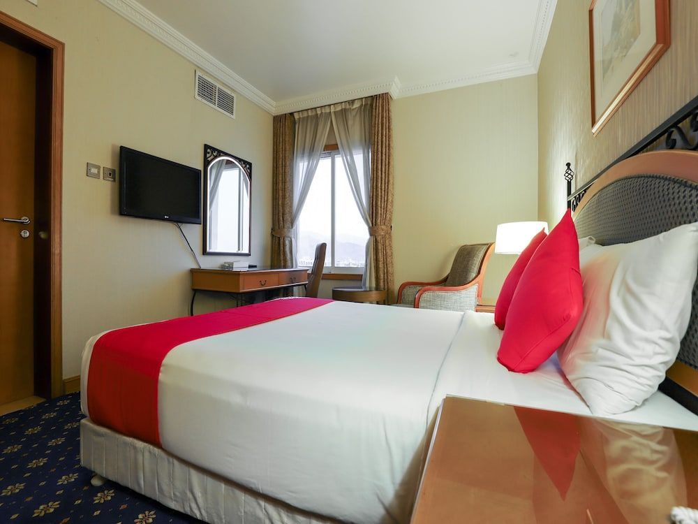 City Plaza Hotel 1