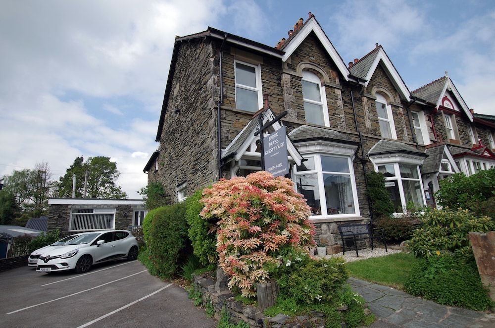 Brook House ― Free on-site car park 1