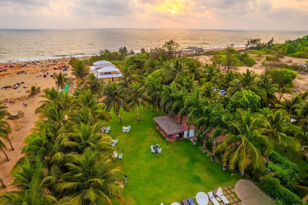 O Hotel Goa, Candolim Beach 1