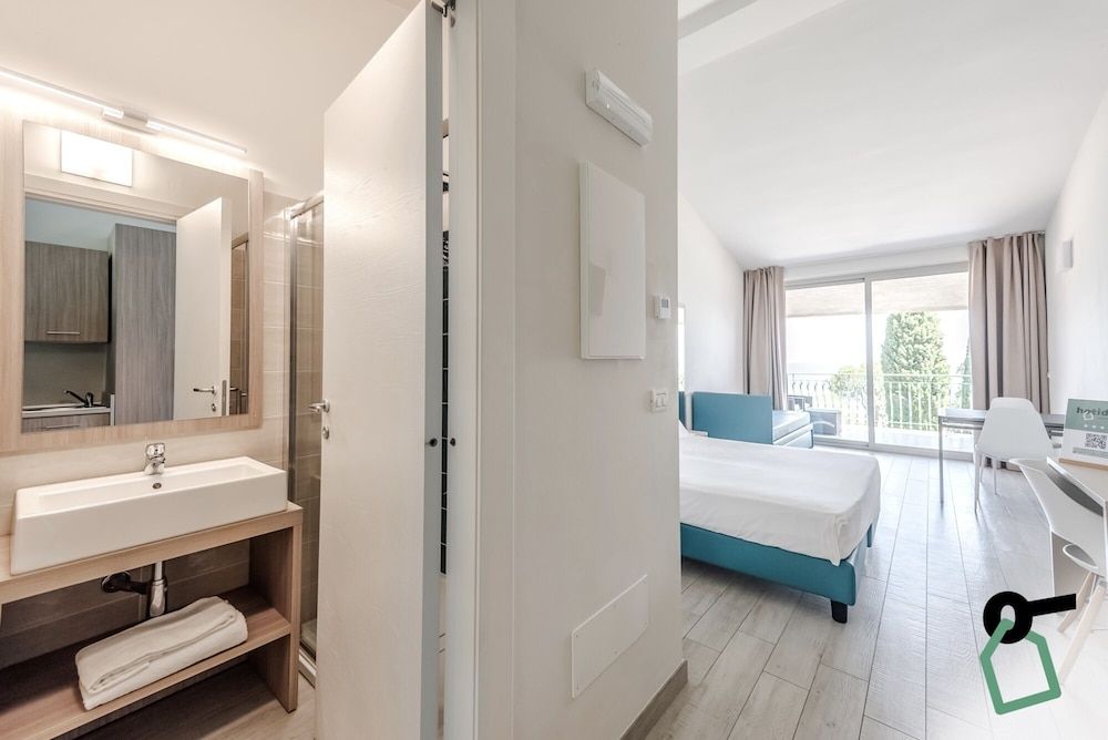 HOTIDAY Apartments Desenzano 2