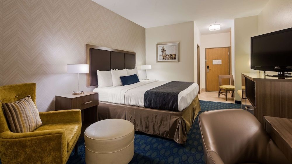 Best Western PLUS Tulsa Inn & Suites 1