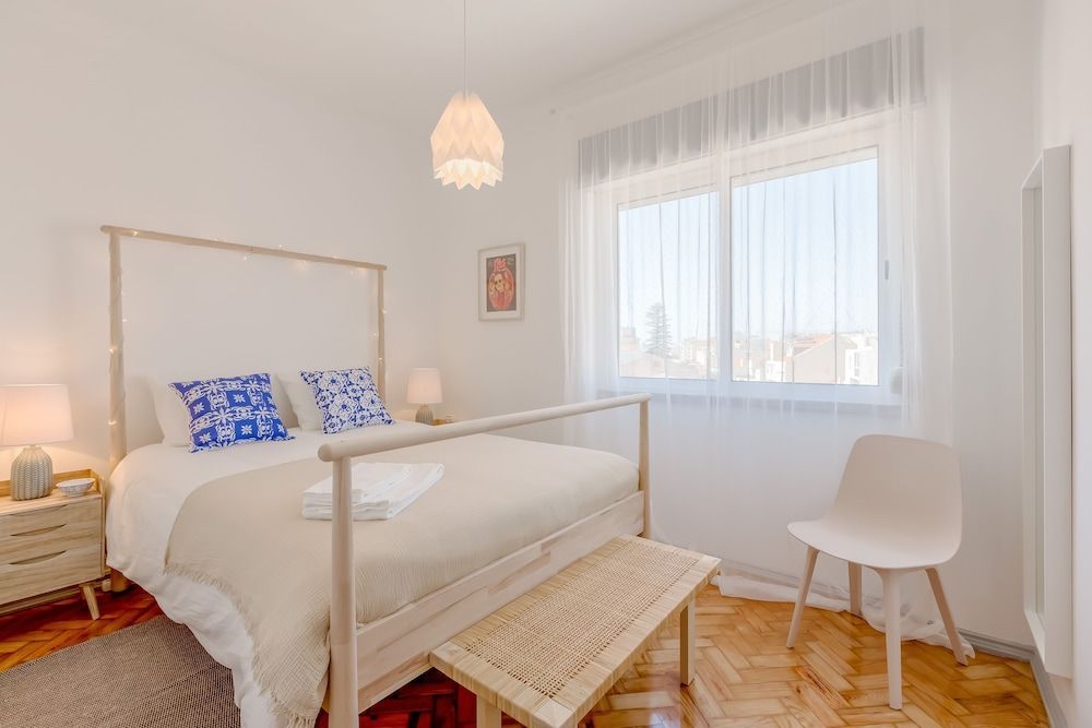 Renovated Sunny Apartment with Balcony, By TimeCooler 2