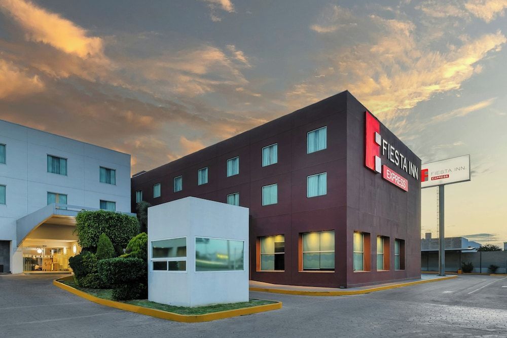 Fiesta Inn Express San Luis Potosí Oriente 1
