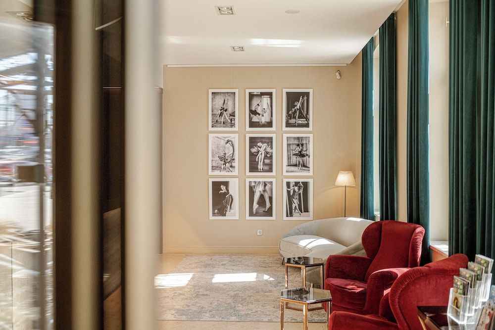 Opera Hotel 2